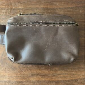 Parker Clay Bale Sling Bag